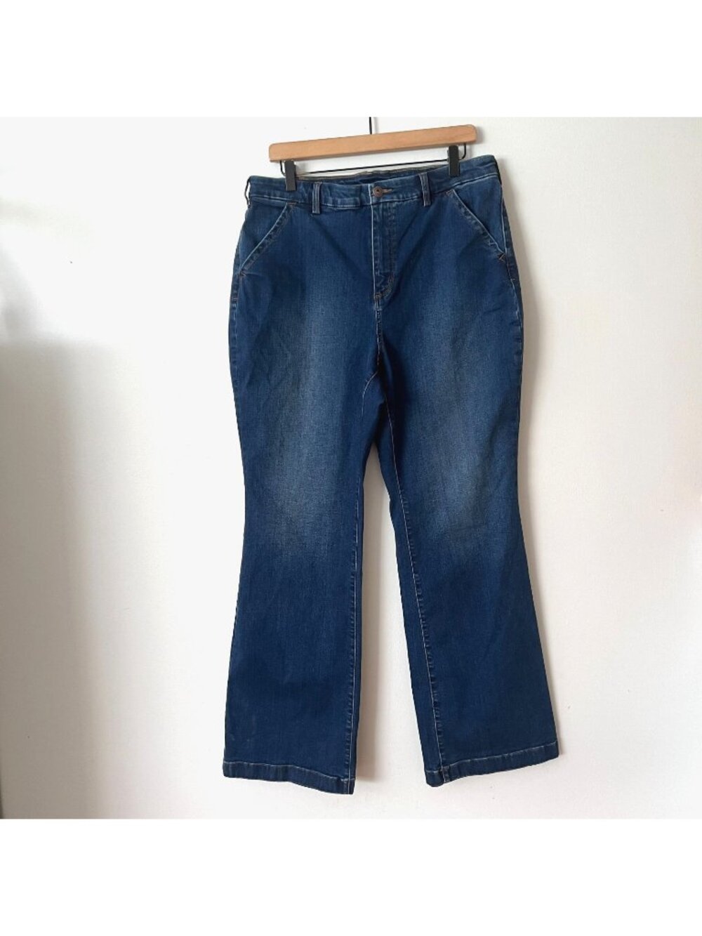 Duluth Trading Co Women's Asset Management High Rise Trouser Jeans Size 16x33